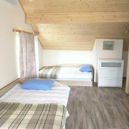 Penzion Guest House Ezerets 3*